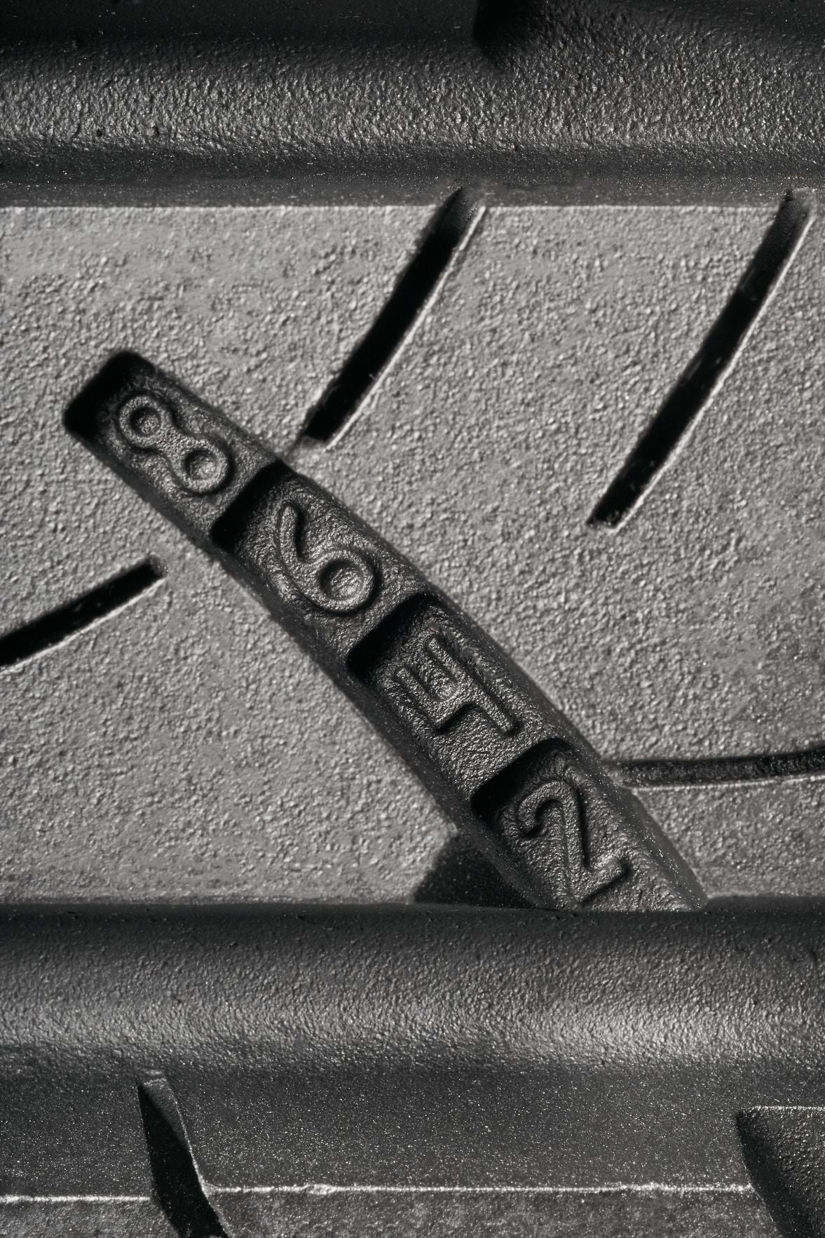 Goodyear Assurance Outlast 235/60R18 103V All - Season Tire