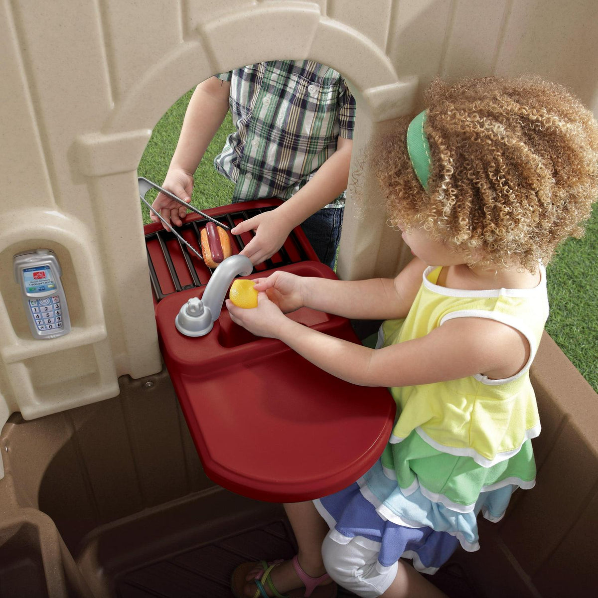 Step2 Happy Home Cottage & Grill Brown Playhouse Plastic Kids Outdoor Toys