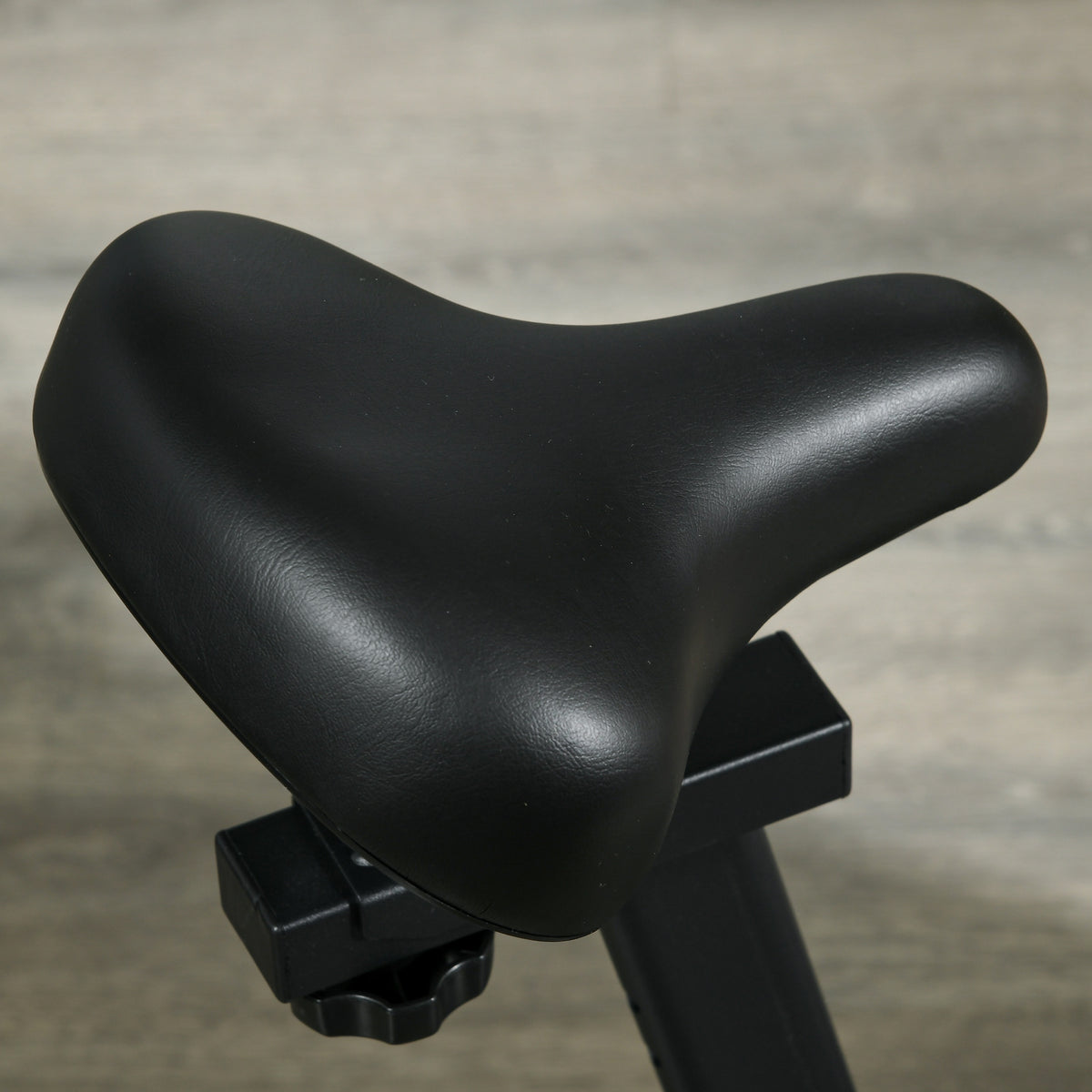 SPORTNOW Heimfahrrad leises Schwungrad LCD-Display verstellbarer Lenker und Sitz Tabletthalter Flaschenhalter aus Stahl