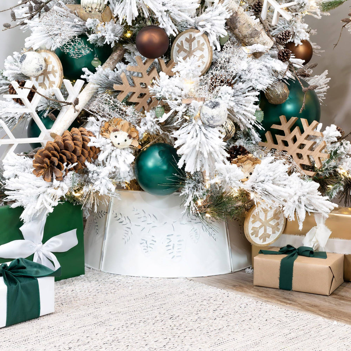 AuldHome Rustic White Tree Collar (Pine Embossed, Large), 29-inch Diameter Base Vintage Enamelware Christmas Tree Accent, Distressed Pine Cone Design